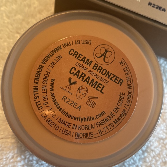Anastasia Beverly Hills Cream Bronzer in Caramel - Picture 5 of 6